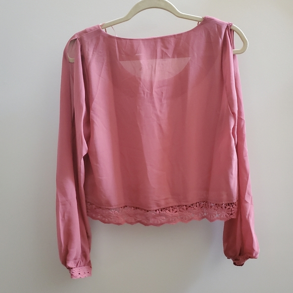 Double Zero Cold-Shoulder Top M - Picture 5 of 5